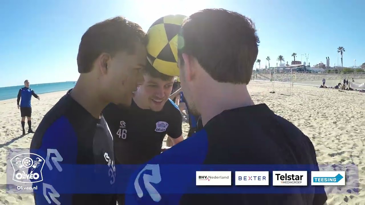 Oliveo in Barcelona - voetvolley en strand training