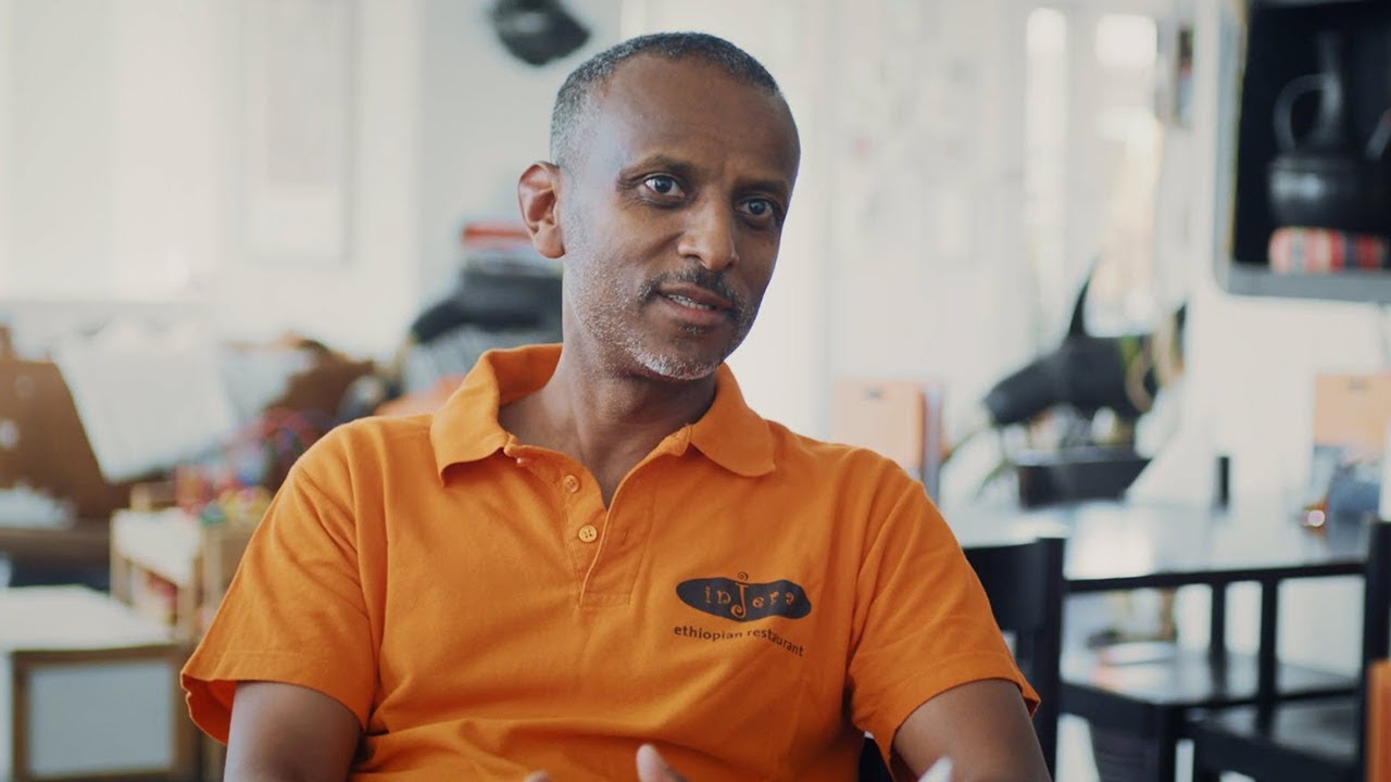 Mit Menschen kommen Küchen: Restaurant Injera
