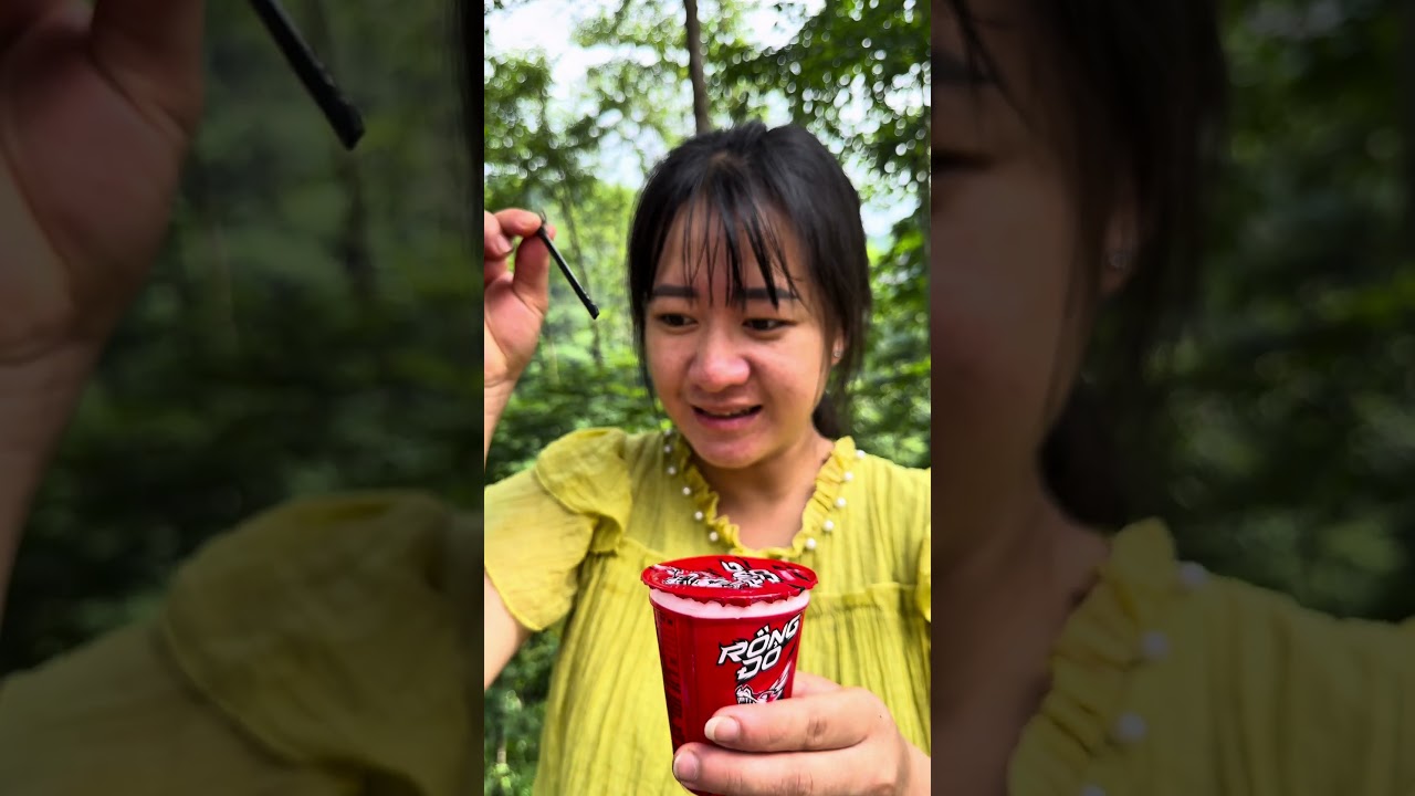 Tips for drinking water without a straw #bushcraft #camping #survival #shorts