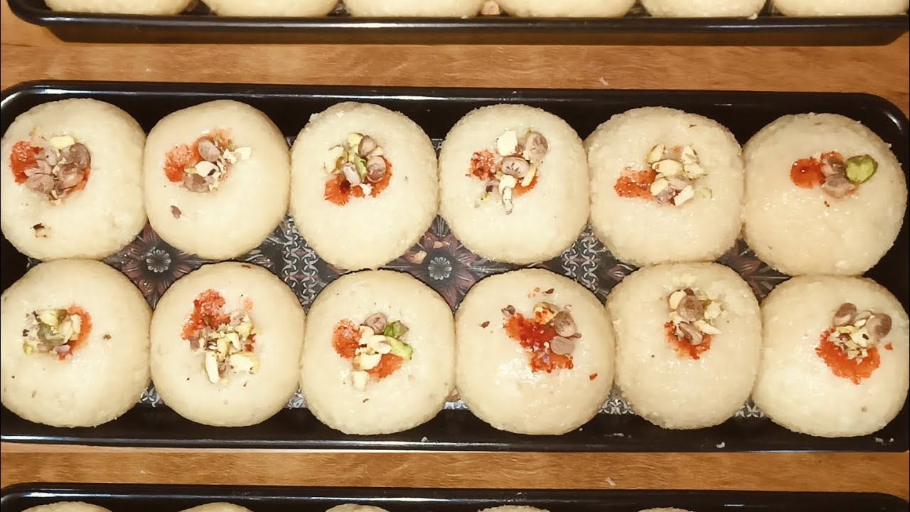 Panner or khoa ke ladoo 🌷💞🩷🤤💞#paneer # khoa # ladoo #food #recipe #cooking #khajana_rasoi_07 #yum . 