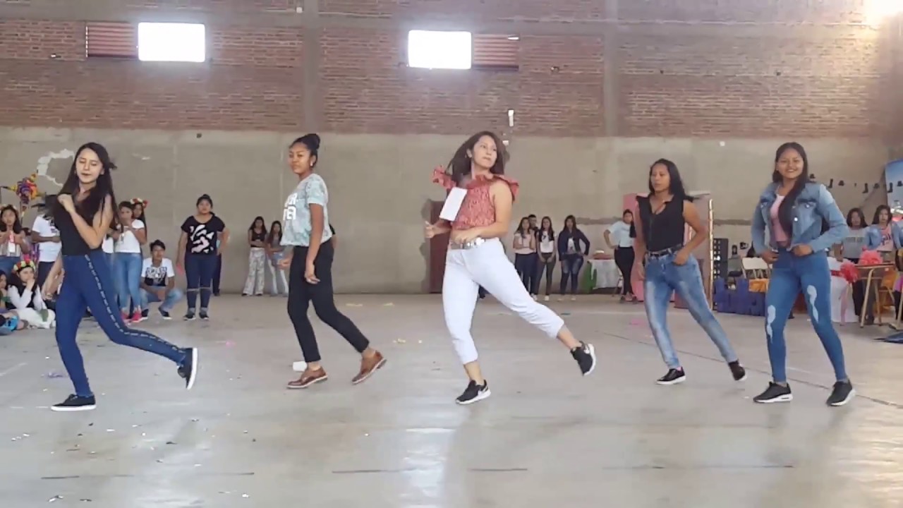 Fiesta Estudiantes Colegio Catolico Cristo Rey Perico