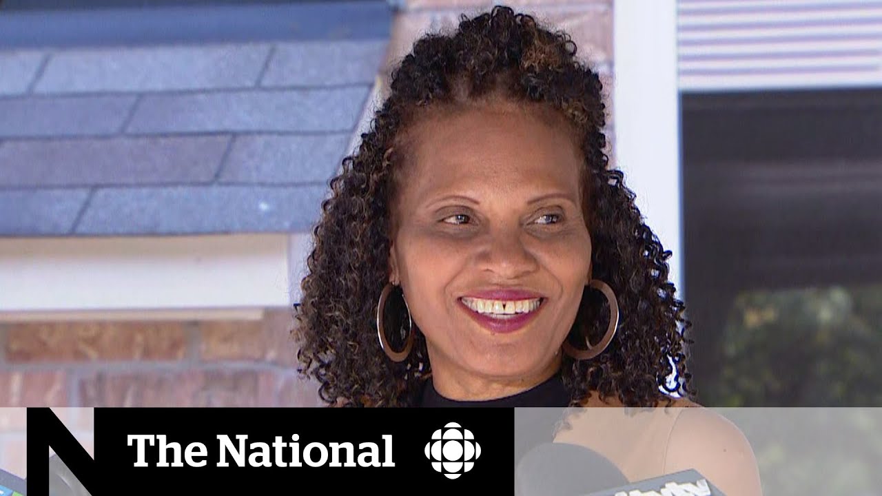Andre De Grasse&rsquo;s mom reacts to his gold medal win at Tokyo 2020
