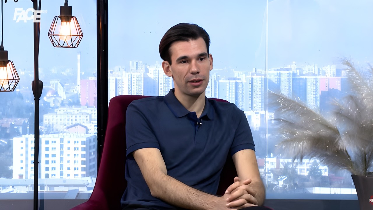 Adnan Alić najavio nova igranja predstave “Selo moje ljepše od Pariza”: “Još smo uigraniji i bolji”