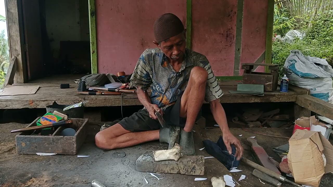 PENGETESAN GOLOK SEMBELIH KE TULANG SAPI MASIH TAJAM