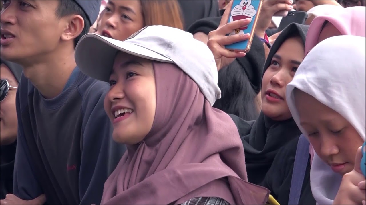 Adhitia Sofyan - Sesuatu di Jogja (Live at PLAYLIST LIVE FESTIVAL 2019)