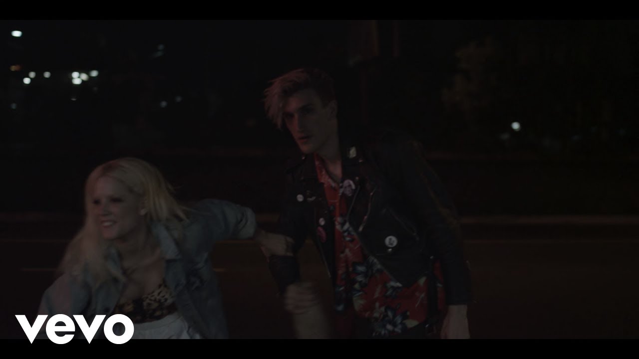 Halsey - Ghost (Room 93 Version)