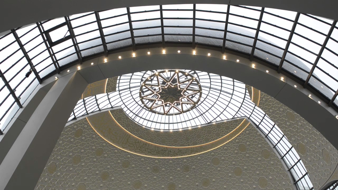 K&ouml;lner Zentralmoschee - Erstes Gebet im neuen Gebetsaal!