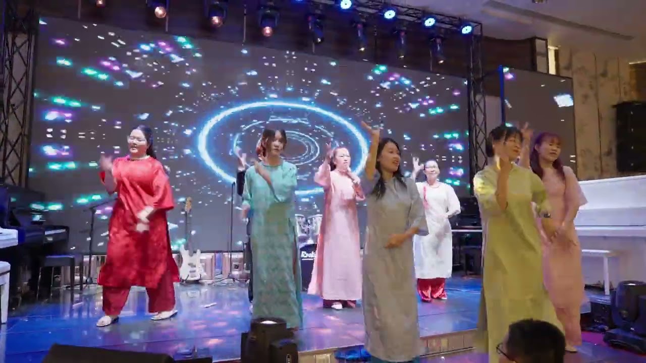 Nhảy Nụ cười xuân