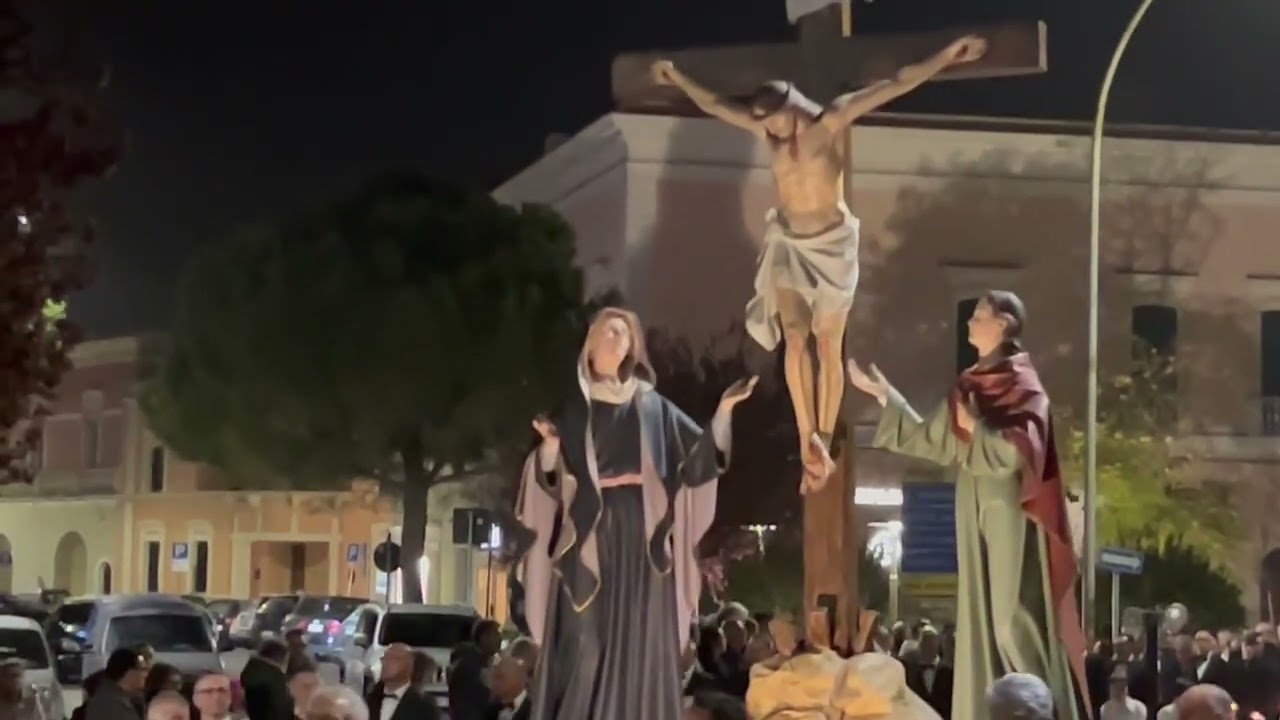 VENERDÌ SANTO - LA PROCESSIONE DI GESÙ MORTO E DEI MISTERI