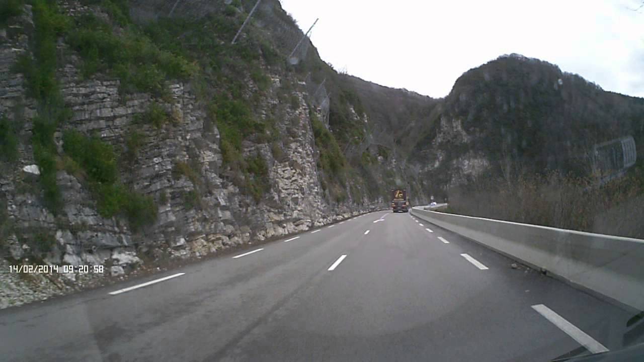 07530029 Descending the Cerdon, Aine, France
