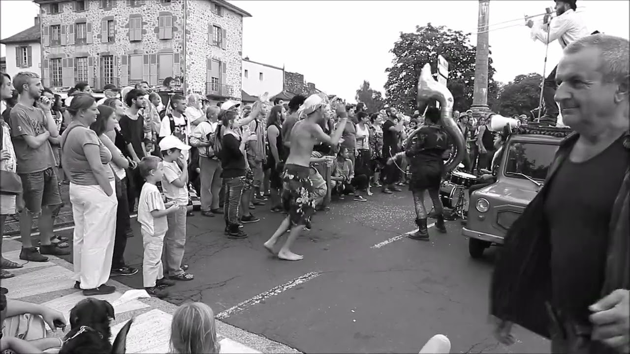 Aurillac Festival de théâtre de rue 2010/2012 presselibre.fr Reportage