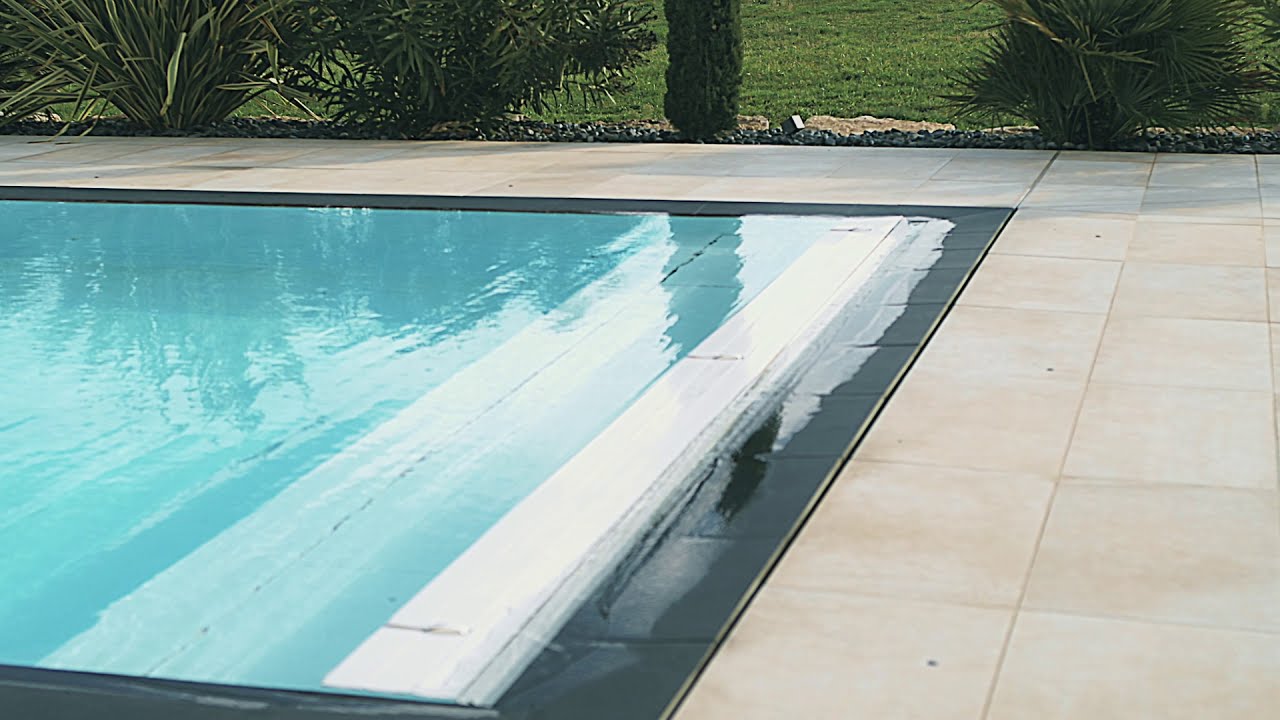 Piscine miroir réalisée par EASY BLUE