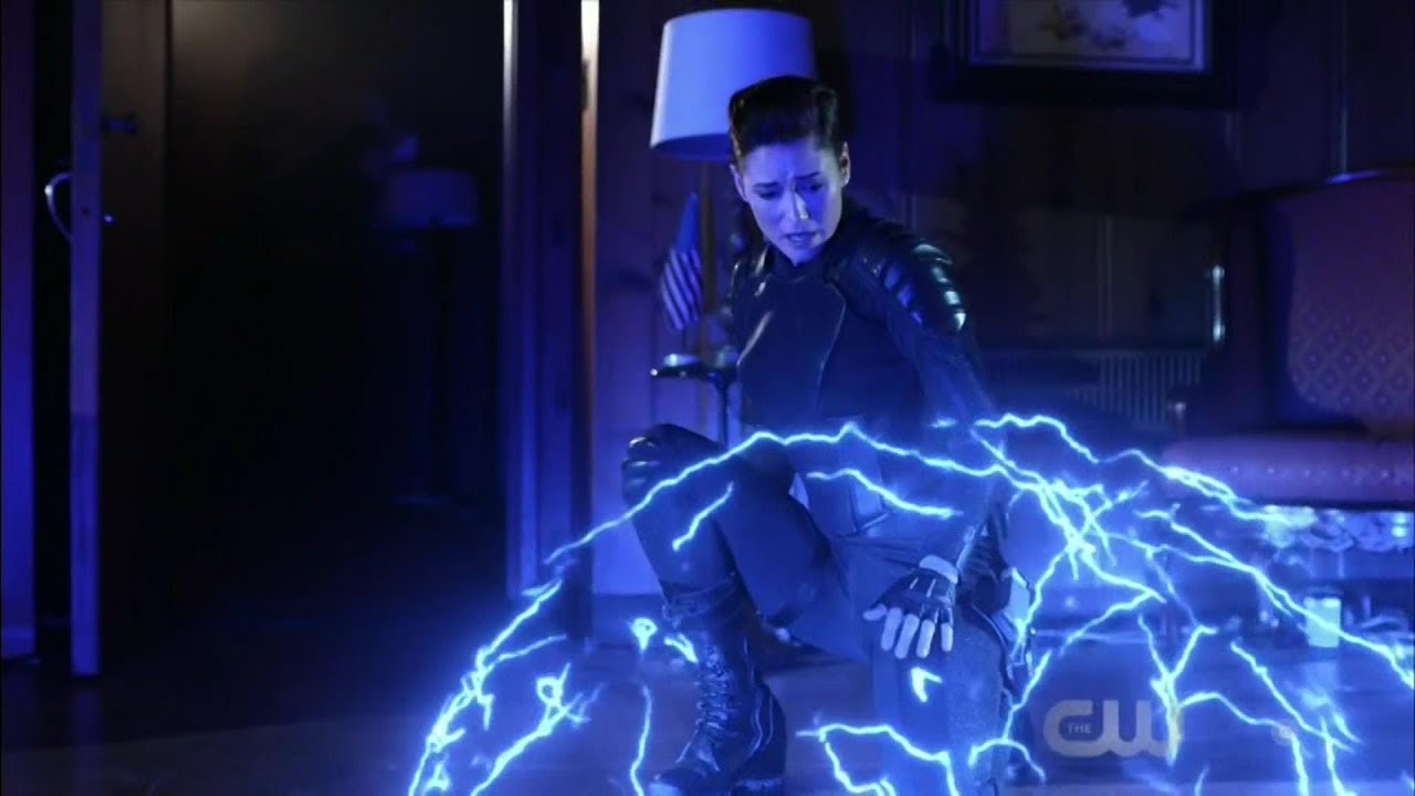 Supergirl 4x01 Alex and Supergirl fight Otis and Mercy