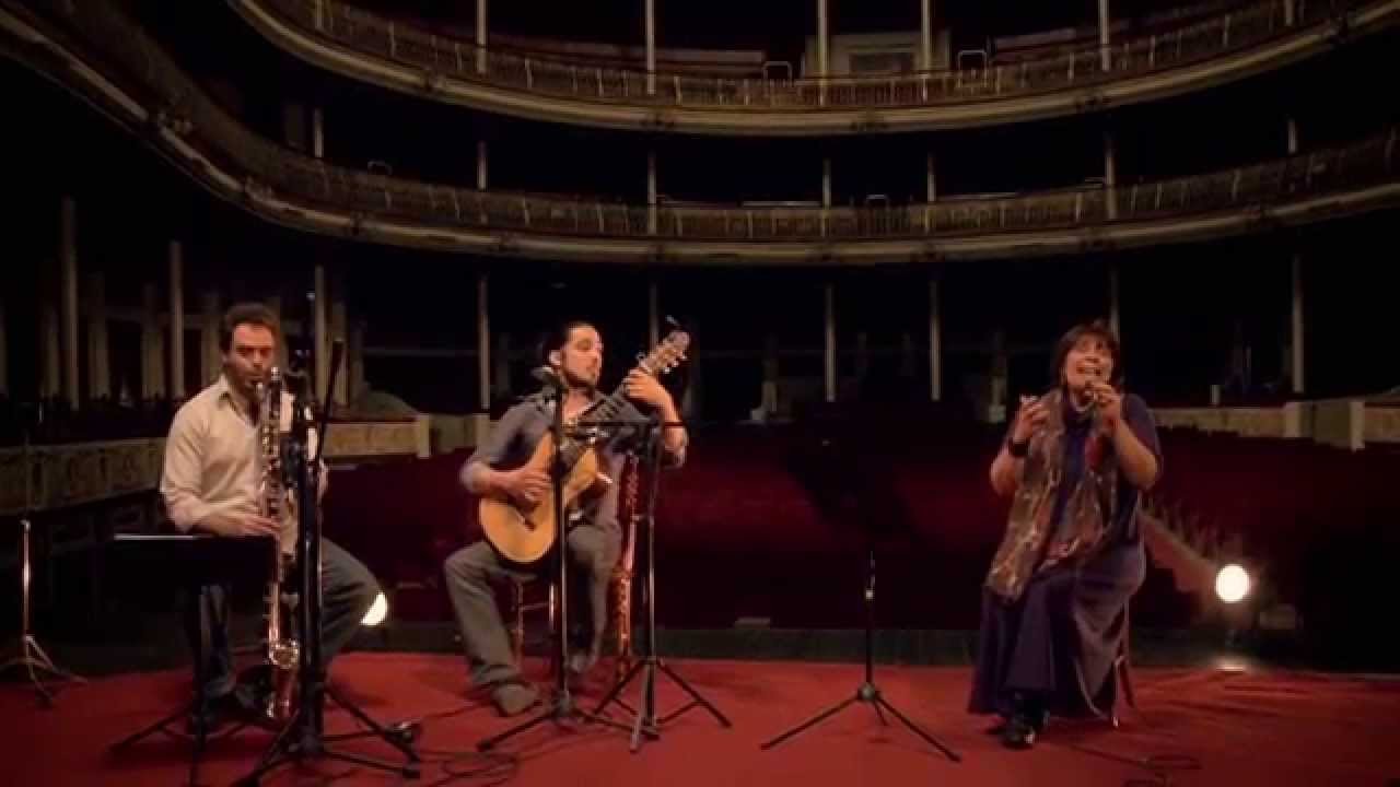 [Folklore en el Coliseo Podestá] LILIANA HERRERO / 