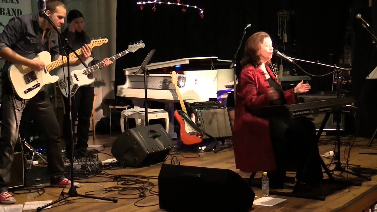 Linda Gail Lewis  Slottsbron Rock & Country Club 2014