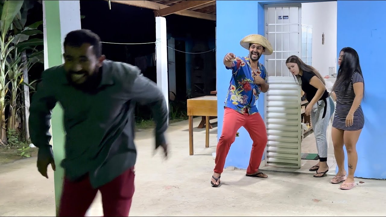 Seu Chico se assusta no Rancho de Seu Biu