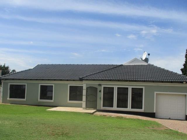 4 Bedroom House For Sale in Horizon View, Roodepoort, Gauteng, South Africa for ZAR 1,500,000