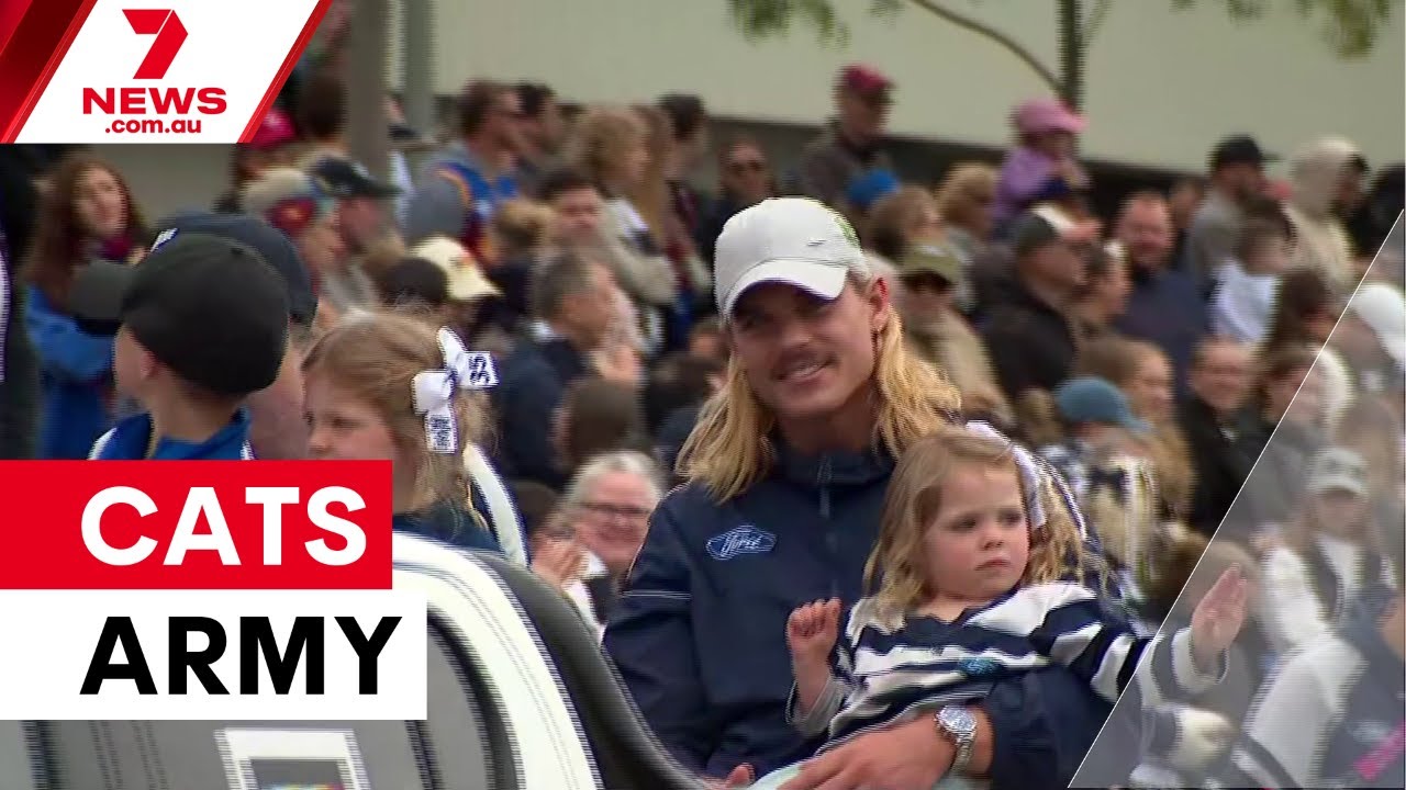 Fans flock to Melbourne for AFL Grand Final | 7NEWS