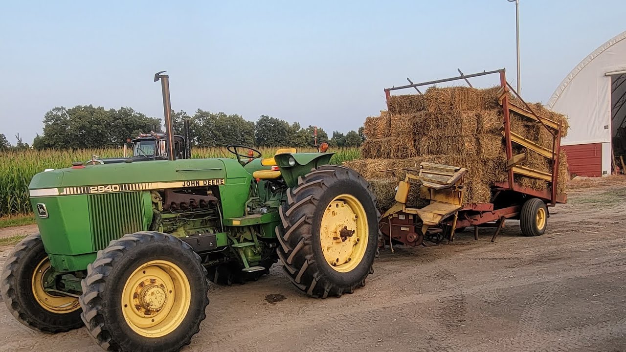 New Holland Bale Wagon...Our First Time Was Rough.. Repairs To Make!