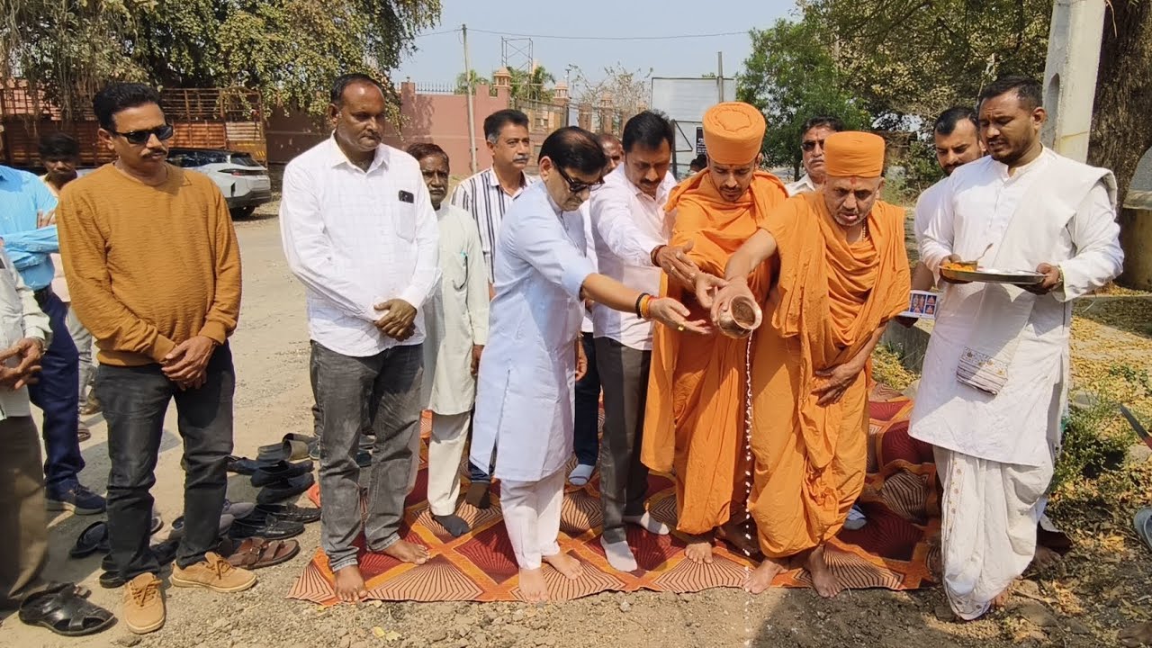 મહાવદ એકાદશી ના પાવન દિવસે રૂ.13 કરોડ ના ખર્ચે ચાપડ થી ચાણસદ સુધી ચારમાર્ગીય રોડ નુ ખાતમુહુર્ત ....