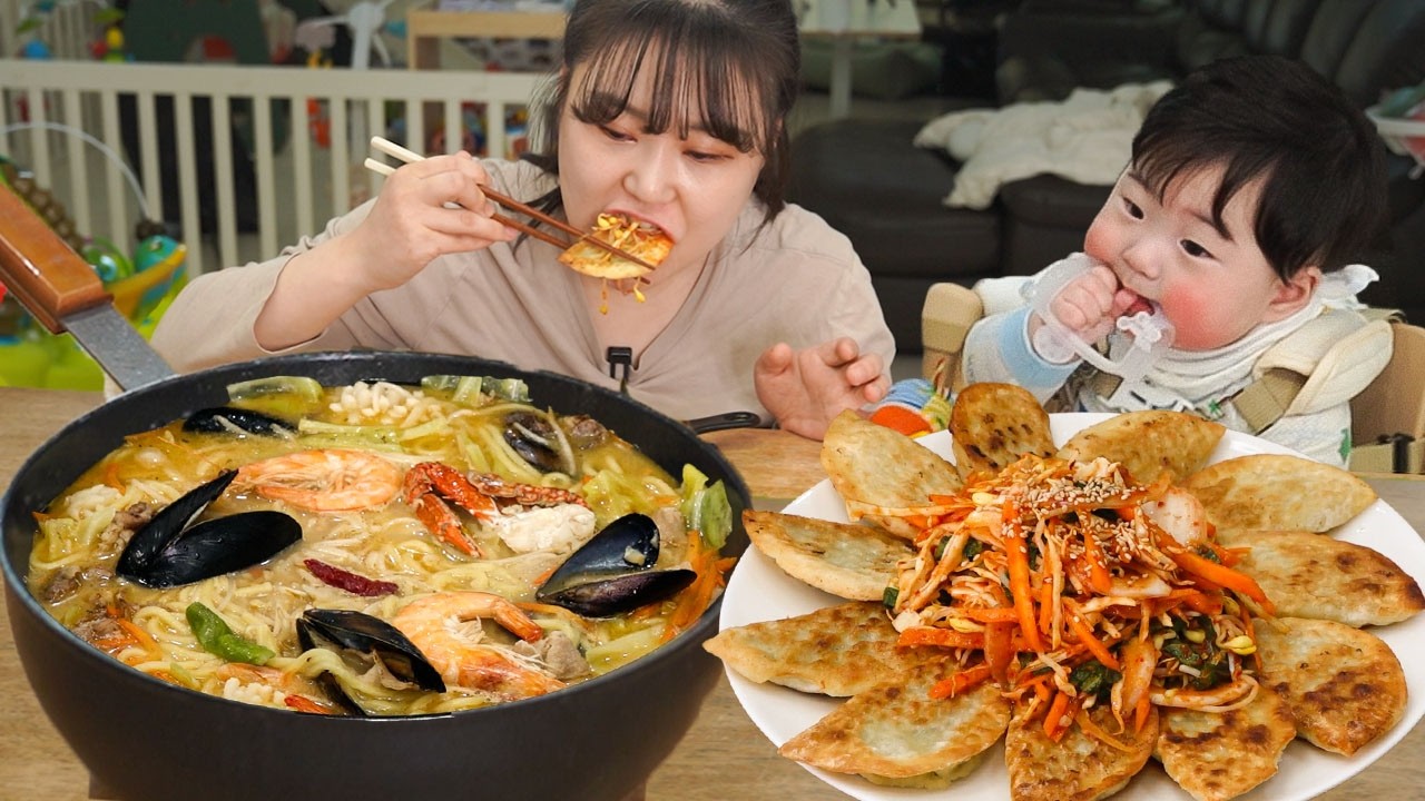 Джамбонг из морепродуктов Нагасаки и жареные манду с овощами! 🍜 Мукбанг