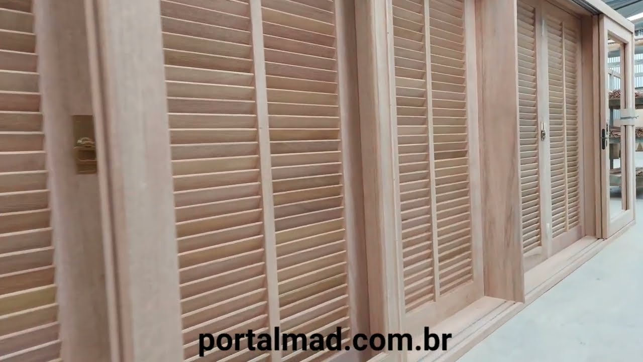Janela Grande Para Fachada - Janela de Madeira de Grandes Dimens&otilde;es