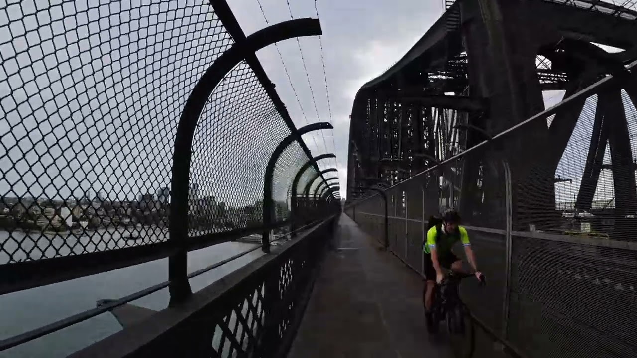 Cycling over Sydney Harbour Bridge with Insta360 Go3