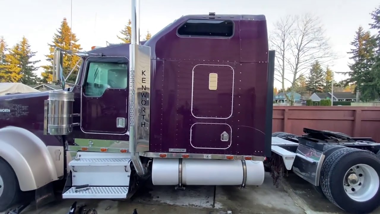 Что я купил?? Kenworth W900L С треснутой рамой!! Всех с Новым годом!!