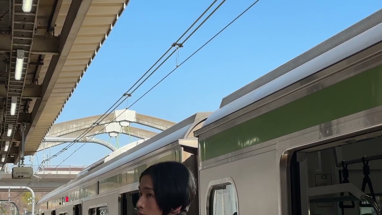 【ワンマン化前】横浜線が八王子みなみ野駅2番線に到着・発車メロディー『Verde Rayo(低音強調)』を鳴らして発車するシーン