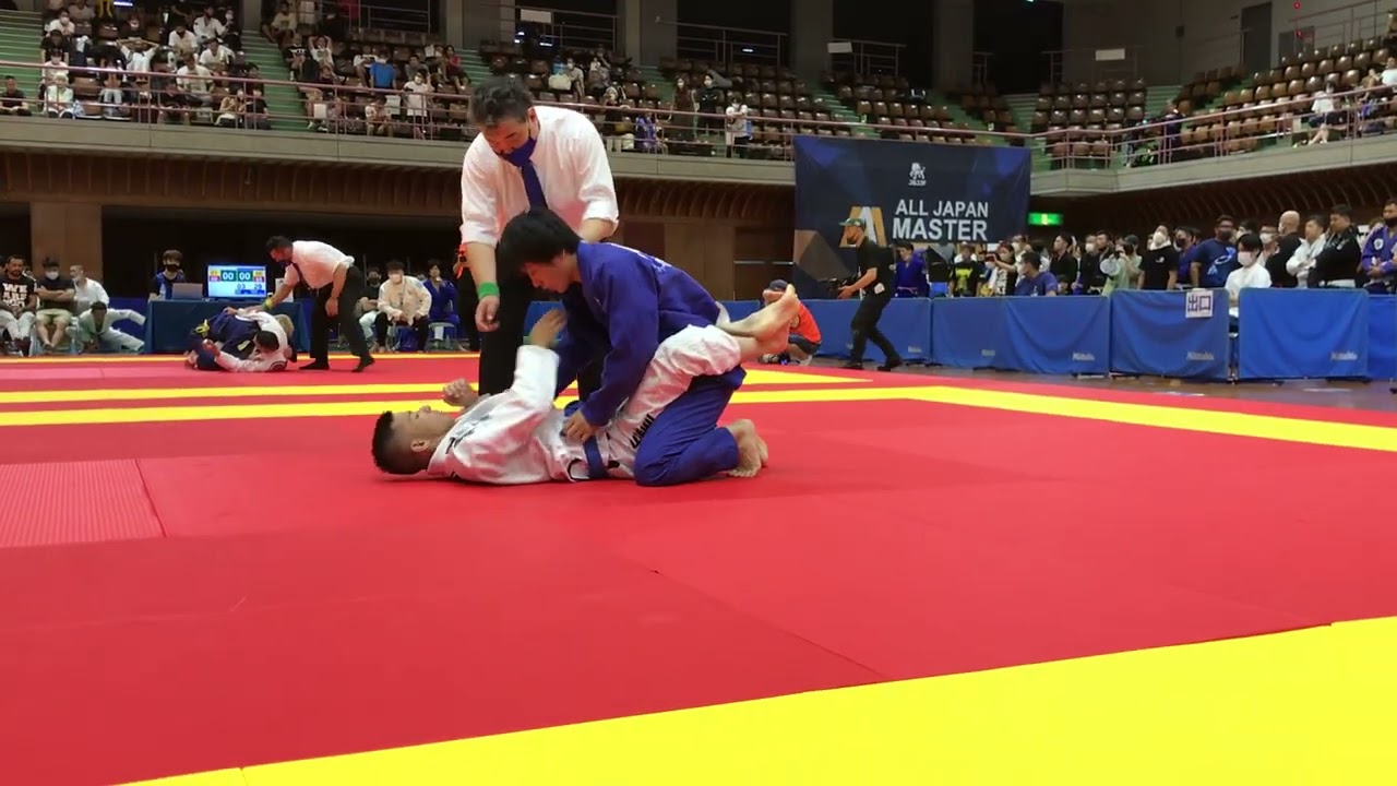 2022 JBJJF 全日本マスター柔術オープントーナメント　マスター2青帯ライトフェザー級　伊岐須さん　一回戦