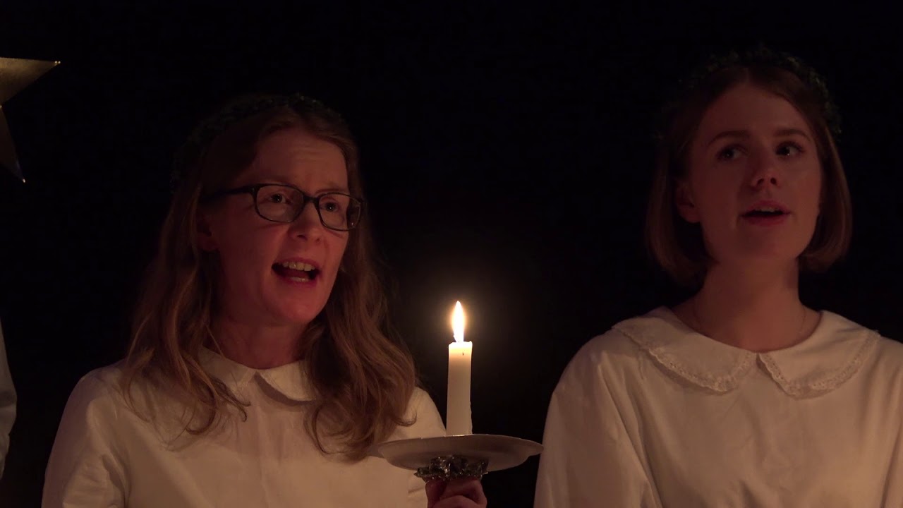 Lucia på campus med Umeå Studentkör / Lucia with the Umeå Student Choir