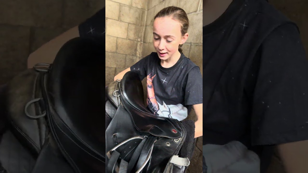 En dan uiteraard nog even afzadelen #paardenvlog #paarden #paardrijden