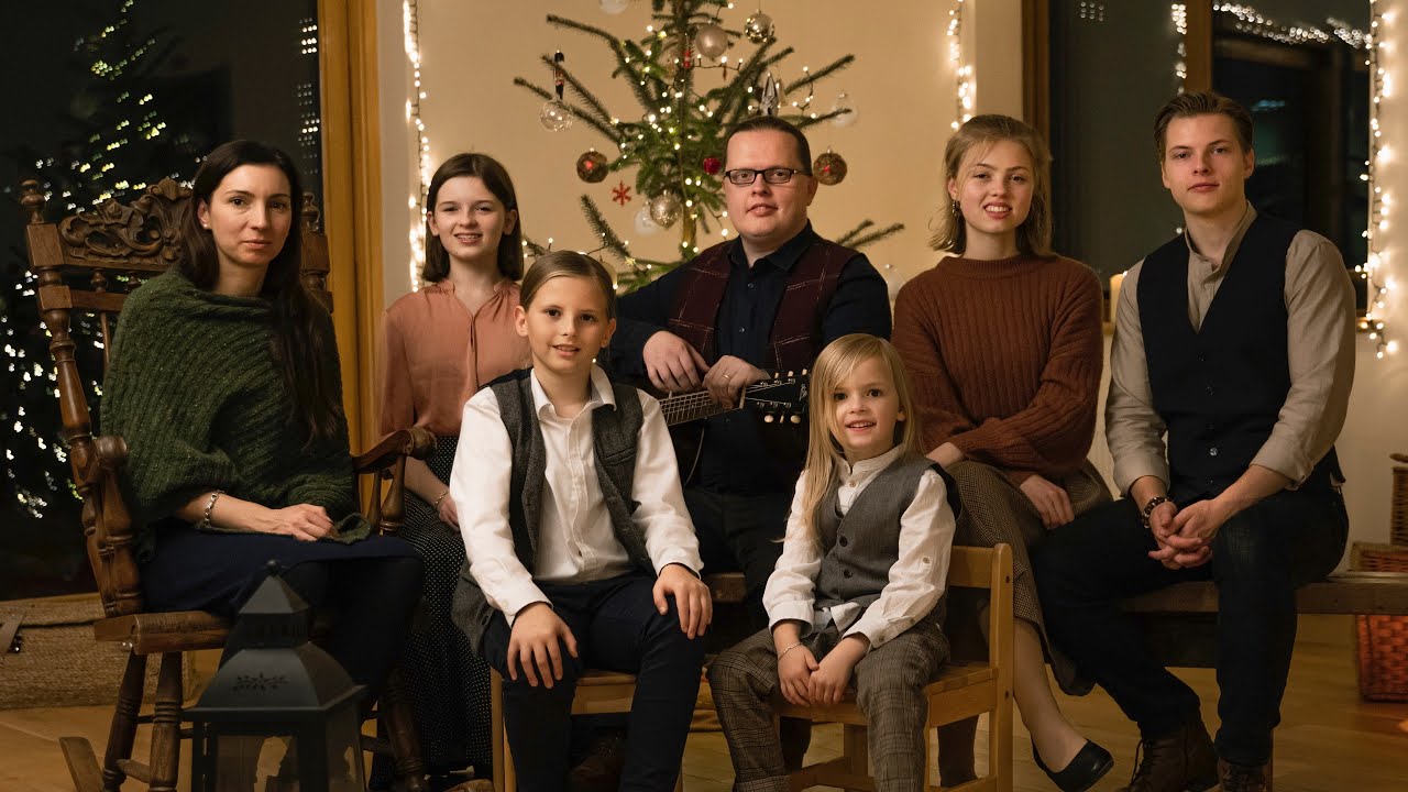 Angelo Kelly & Family - Coming Home For Christmas