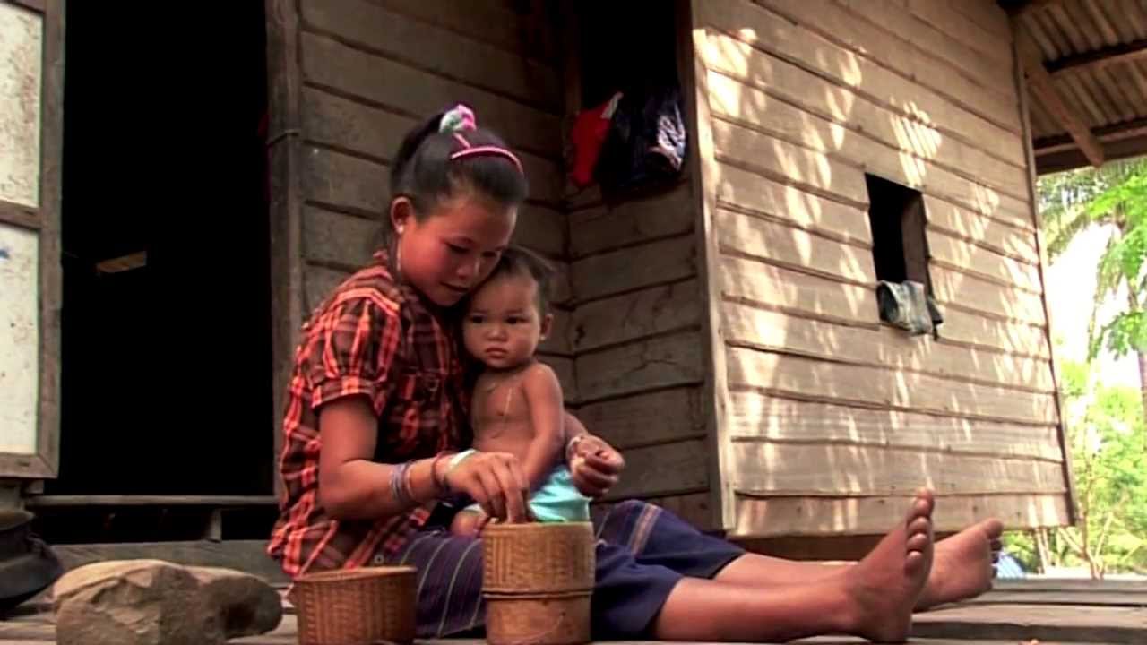 Devenir parent trop jeune au Laos