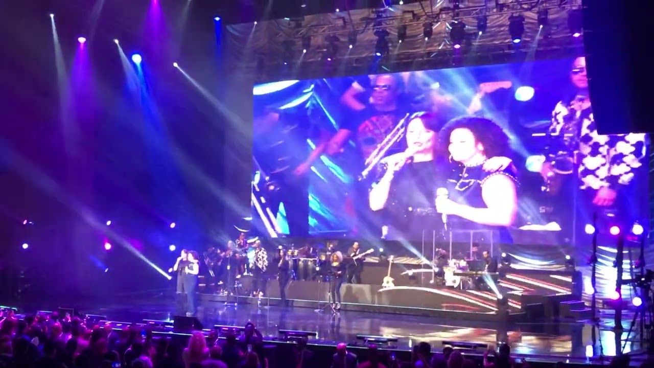Lucero Mijares y Daniela Romo en vivo - La ocasión para amarnos en vivo (No tengo derechos de autor)