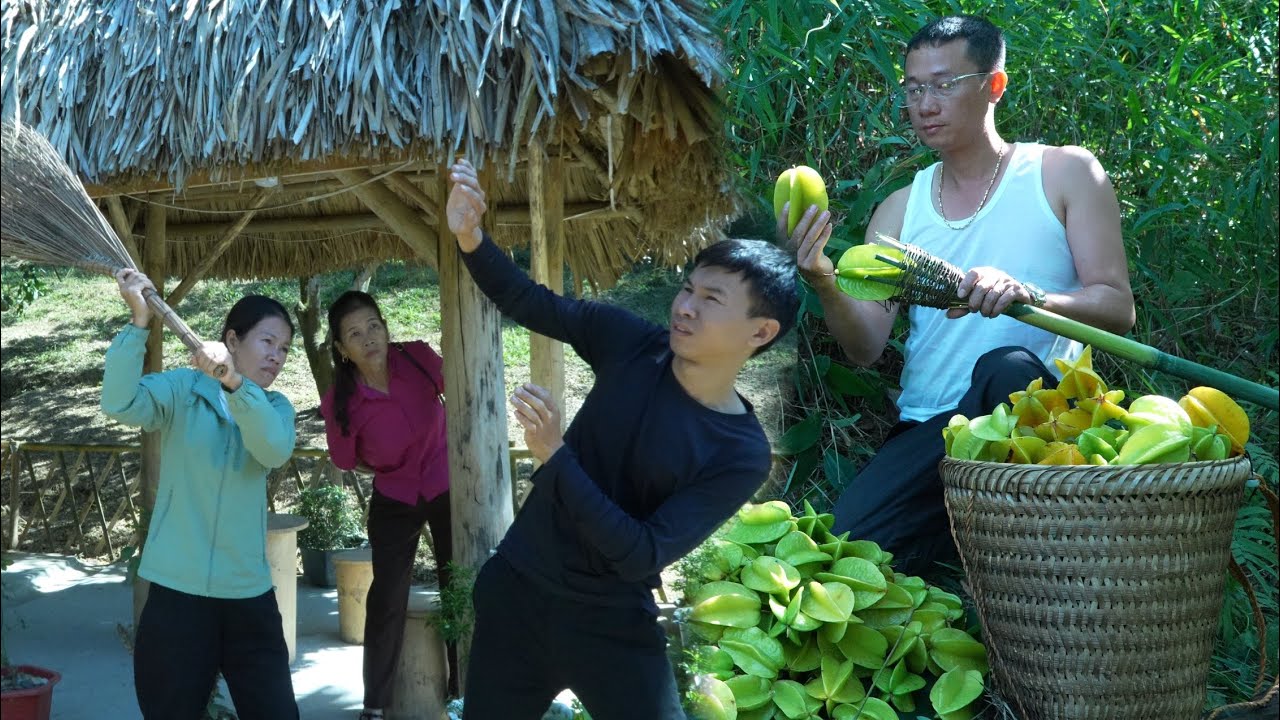 What is the plot behind Uri and Tieu from the strange young man and Uri's mother? ,Lý Tử Tiêu 