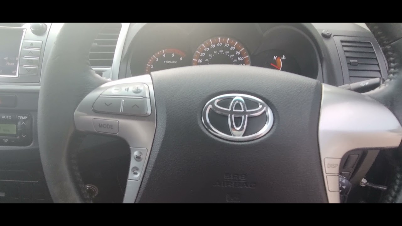 Toyota hilux invincible 2014