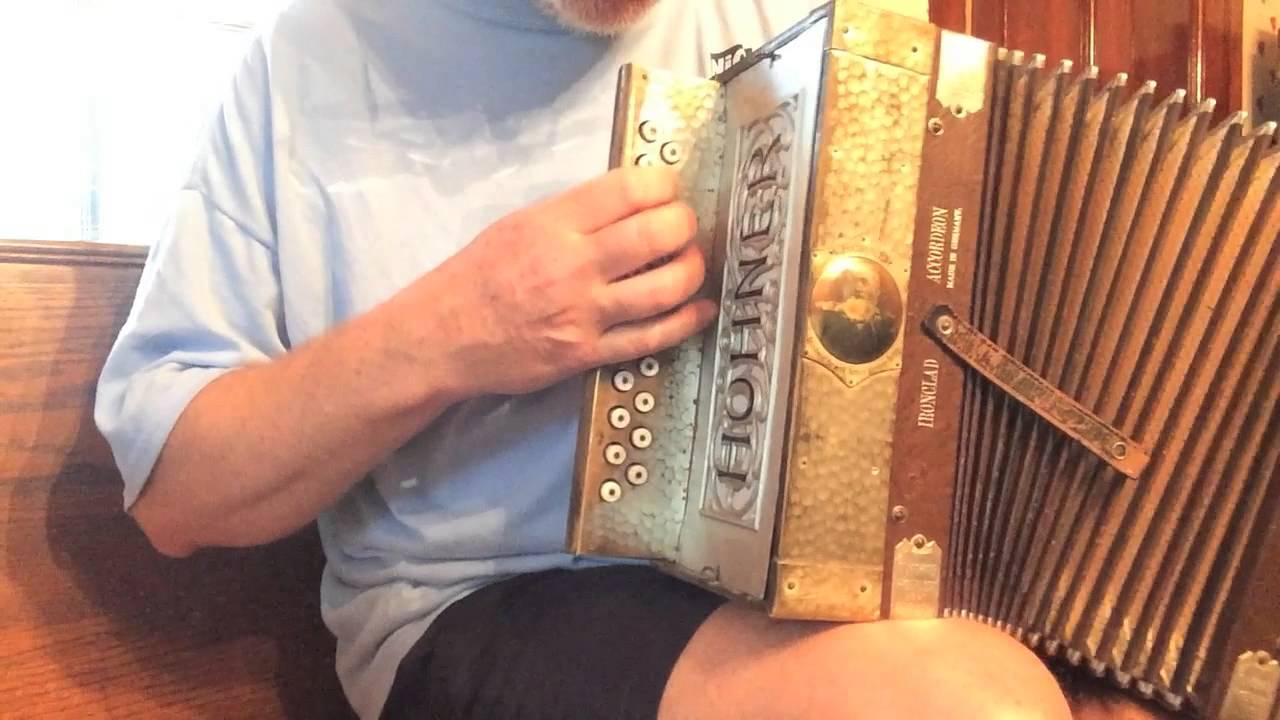 Hohner Ironclad accordion in AD #116 (sold) 