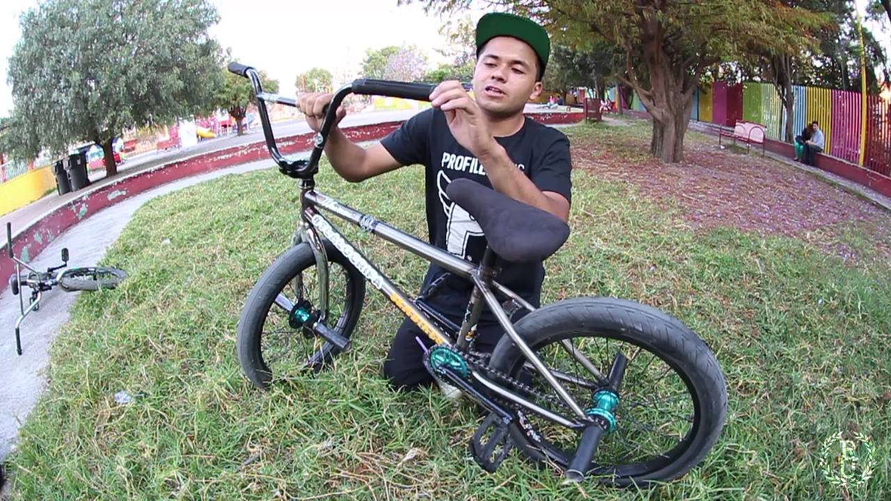 BMX BIKE - Bike Check Javier 2016