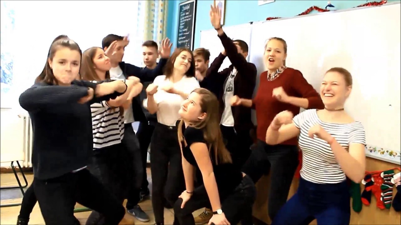 11.B - CAN'T STOP THE FEELING