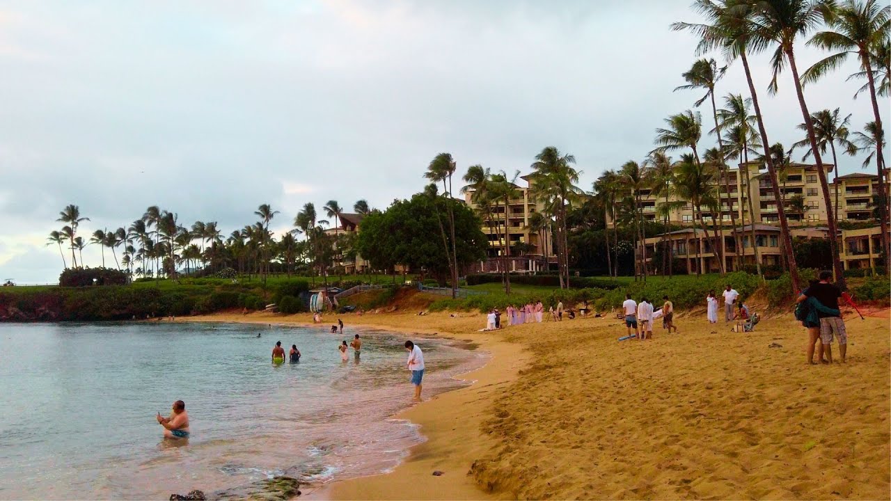 Kapalua Bay Beach Walk, Relaxing Ocean Sounds | Maui 4K