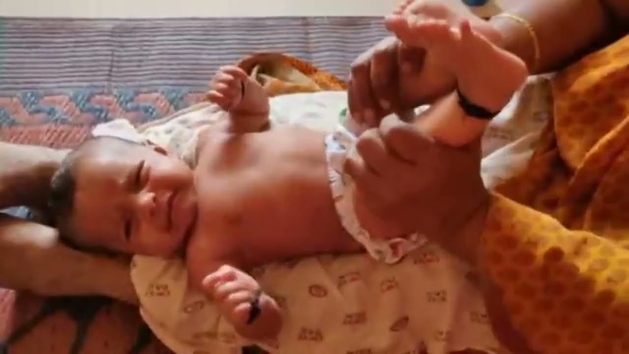how to baby massage|| balachi malish kashi karavi|| बाळाची तेल मालिश|| baby ki massage kaise vlog 8