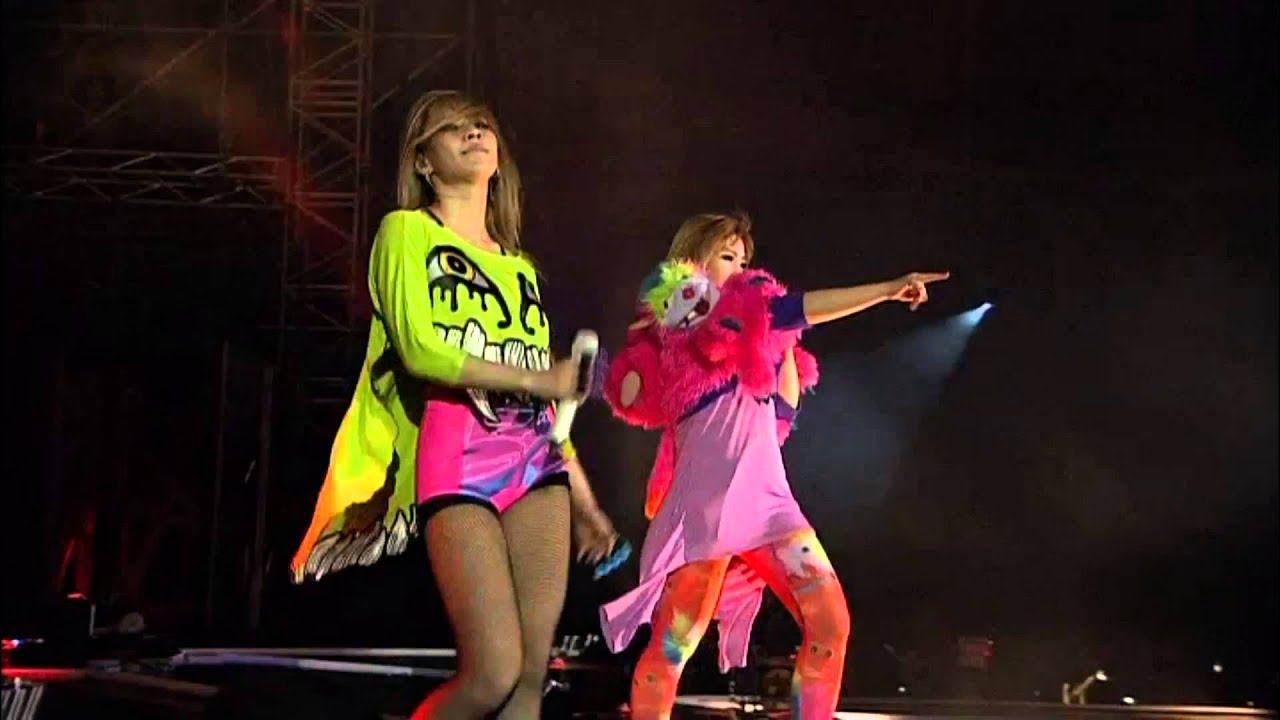 2NE1 - SCREAM (Live) [2012 Global Tour: New Evolution in Seoul] [HD]