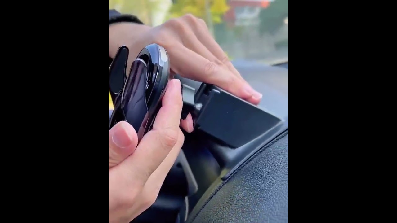 Smart Auto-Clamp Car Holder with Fast Wireless Charging @MaviGadgets