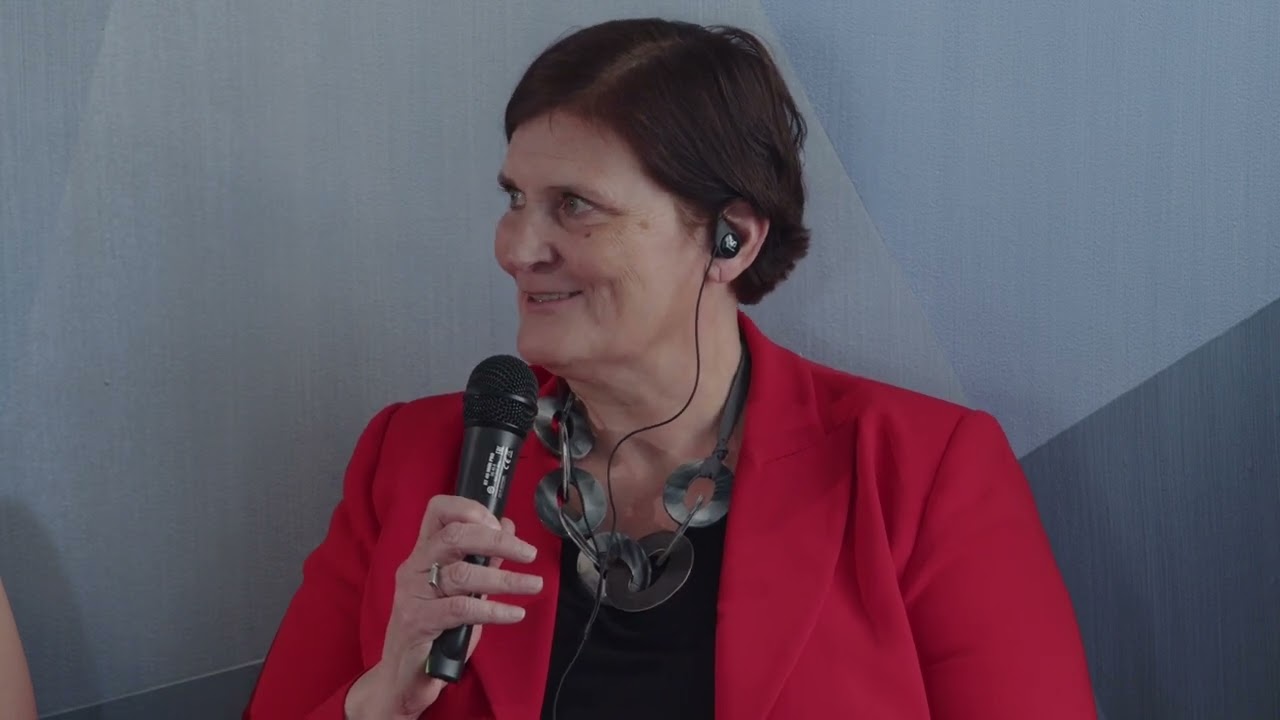 16 Z&aacute;věrečn&aacute; diskuze k bloku 2 &ndash; Obnova z hlediska zadavatele-investora | Konference Architektura...