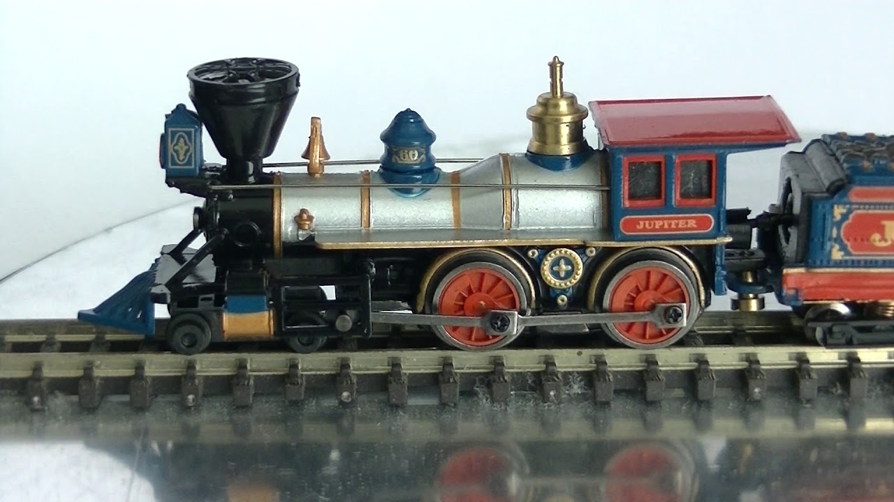 Bachmann N Gauge 4-4-0 American Steamer  & Excursion Coach