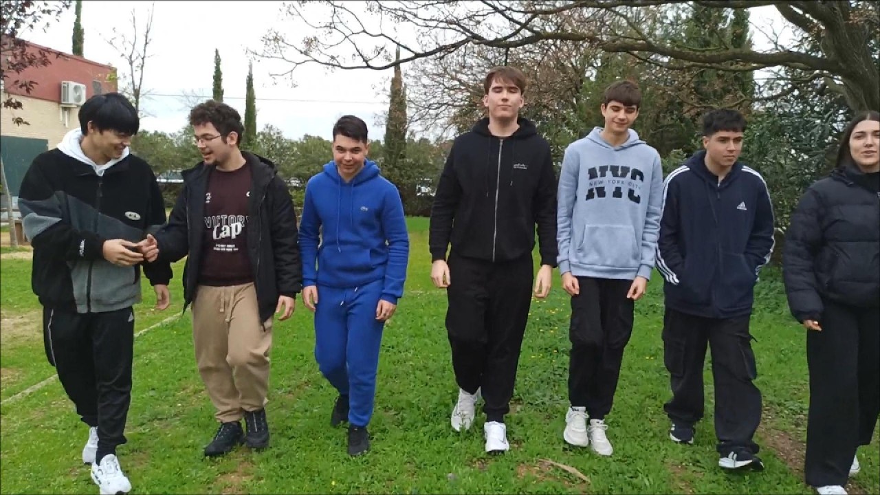 Proyecto TRUEKIT - 1 SMR - IES Hermanos Machado (GIRA Jóvenes Coca-Cola)