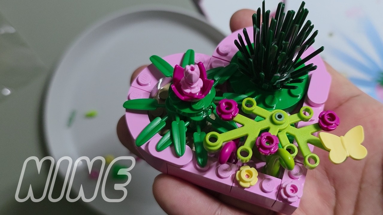 Blooming Heart - LEGO Valentines Day 2026 free make & take