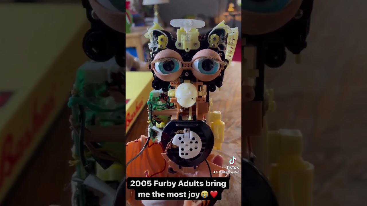 Skinned and Shell-less Hasbro 2005 Emoto-tronic Furby Toy Interaction😍 #furby #2005furby