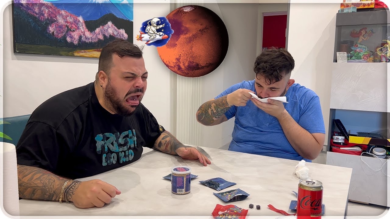 PROVIAMO il CIBO DEGLI ASTRONAUTI !!! Siamo Seri ? @CiccioGamer89
